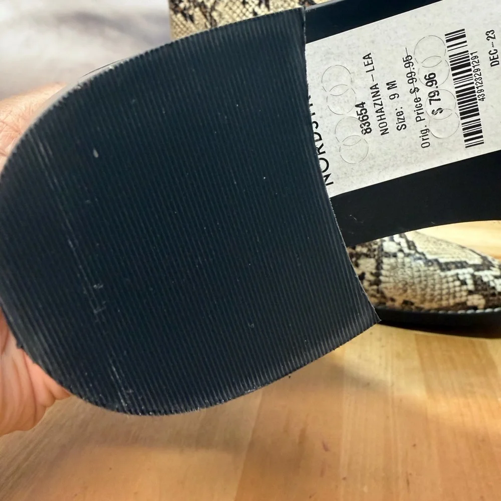 Nordstrom rack boot size 9  Ankle Boots